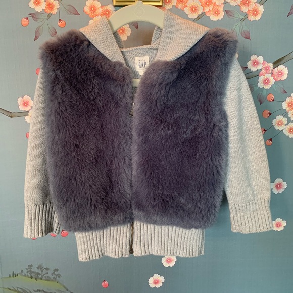 Adorable Hooded Knit & Faux Fur ZIP Cardigan - Picture 2 of 7